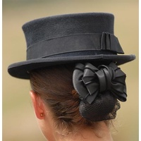 Horka Show Bow Satin